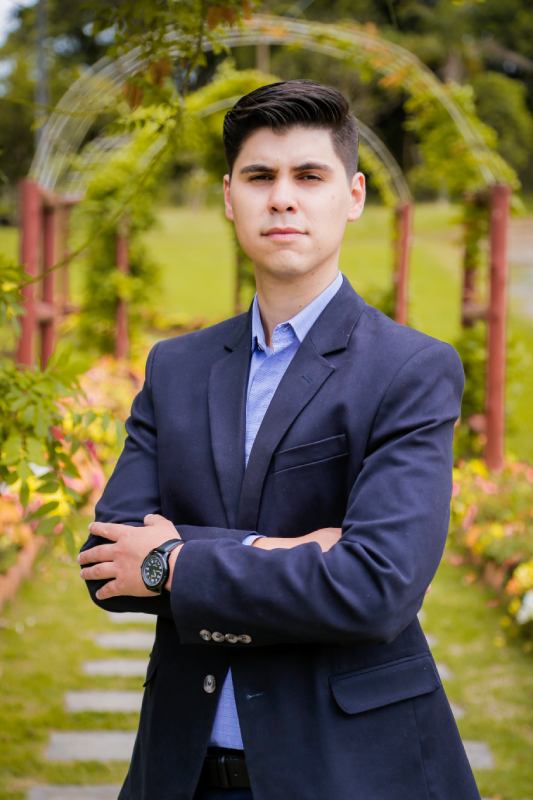 Dr. Yuri Adriano Farias